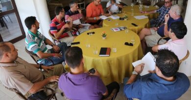 Representantes de entidades governamentais e não-governamentais reuniram-se para abordar principais problemas na região de Ibiraquera e Praia do Rosa.