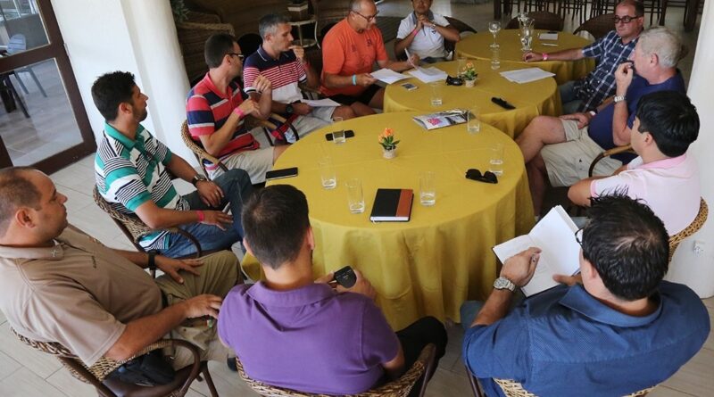 Representantes de entidades governamentais e não-governamentais reuniram-se para abordar principais problemas na região de Ibiraquera e Praia do Rosa.