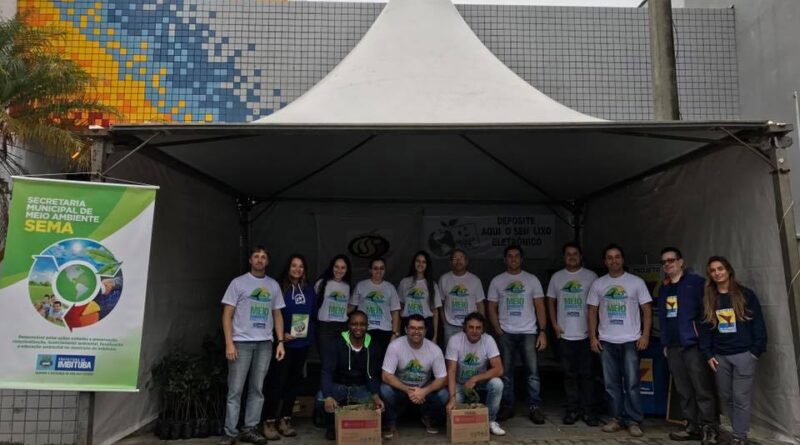 Equipe da secretaria de meio Ambiente promove distribuição de mudas e material de conscientização.