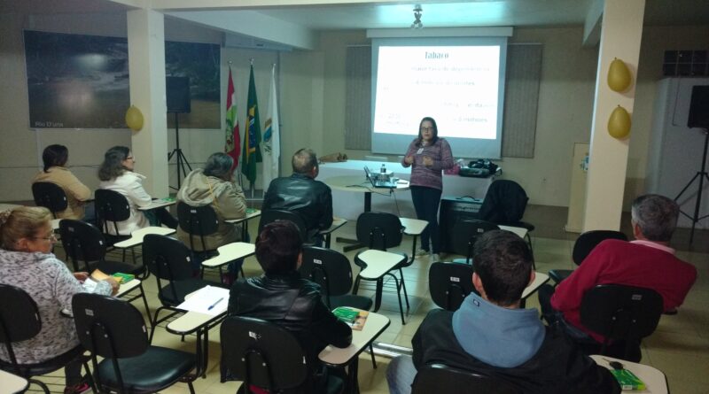 Programa antitabagismo é oferecido em nove unidades básicas de saúde de Imbituba.